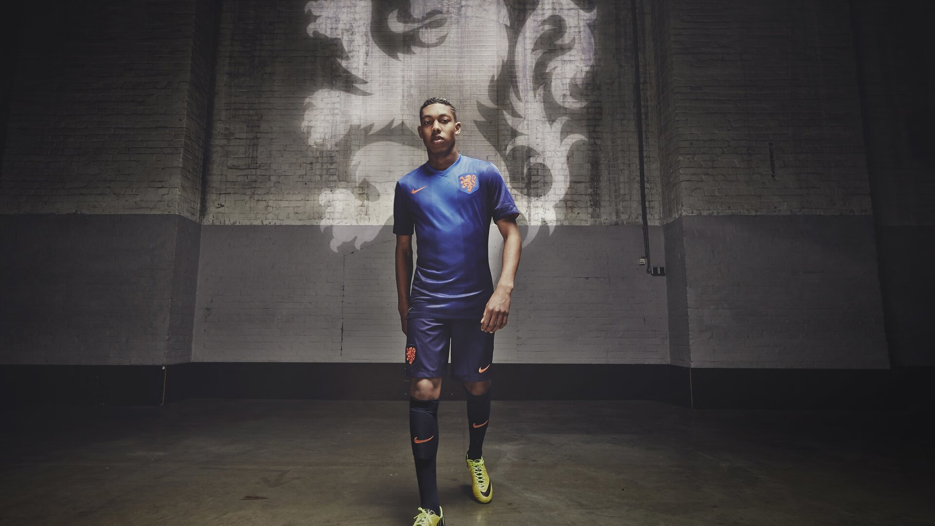 老鹰不断突破!纳达尔连续十五场比赛得分超过表现优异,赛场气氛高涨